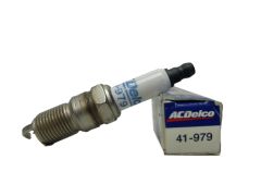 Candela di accensione 41-979 ACDelco Chevrolet Ford GMC Candela di accensione 41-979 ACDelco Chevrolet Ford GMC