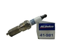 Candela di accensione 41-981 ACDelco Cadillac Buick GMC Candela di accensione 41-981 ACDelco Cadillac Buick GMC